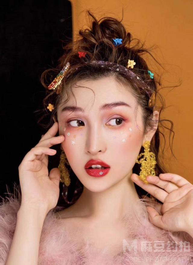 妆容模特