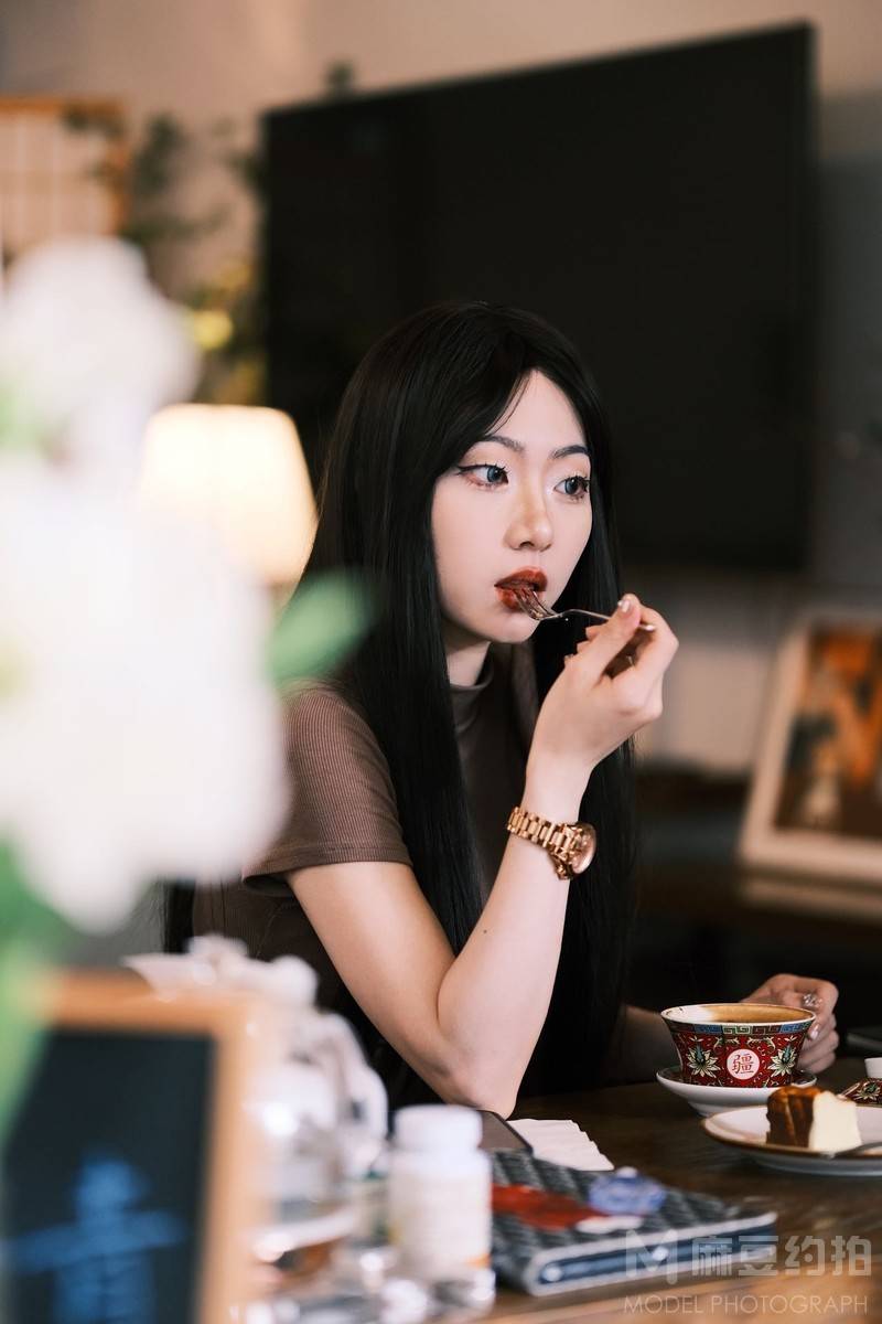 情绪模特