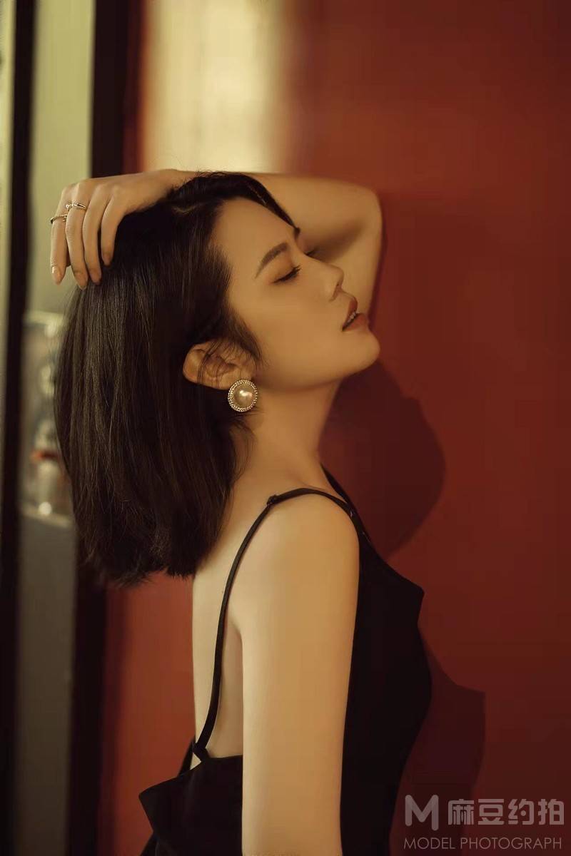 黑白模特
