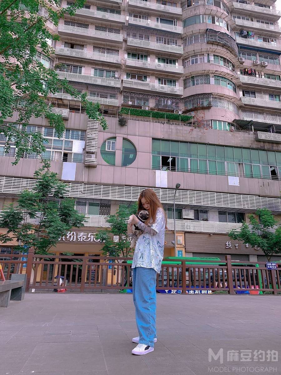 校园模特