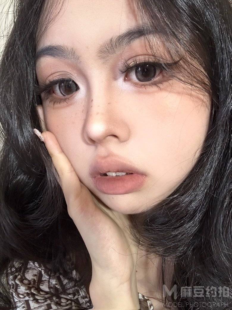 妆容模特