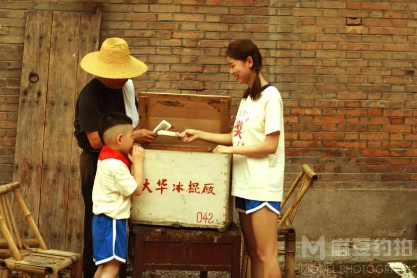 情绪模特