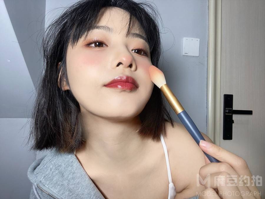 妆容模特