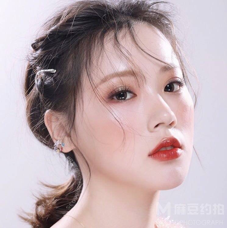 妆容模特