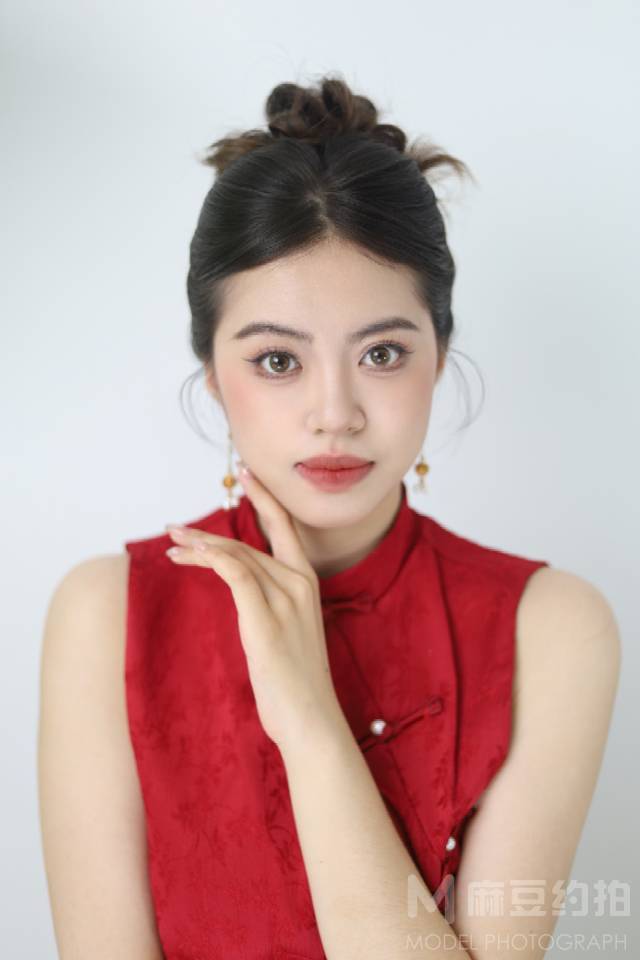 妆容模特