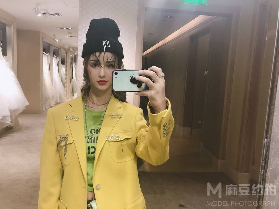 情绪模特
