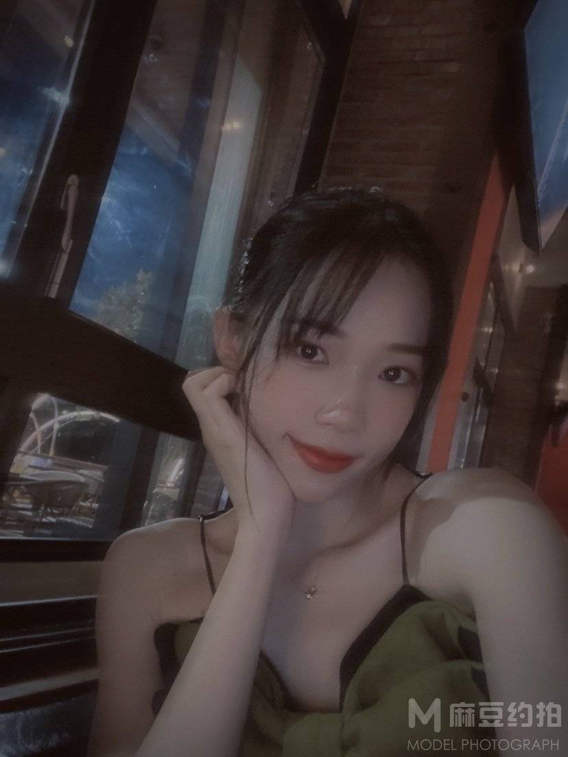 黑白模特