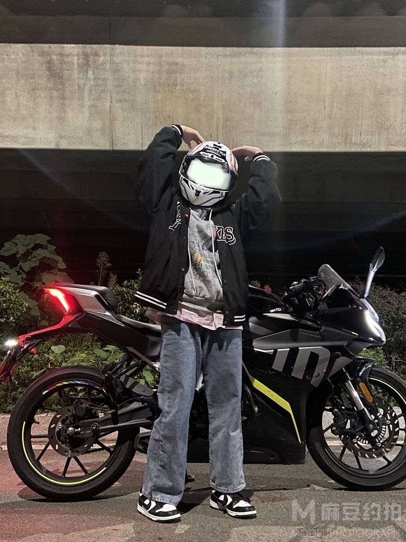 黑白模特