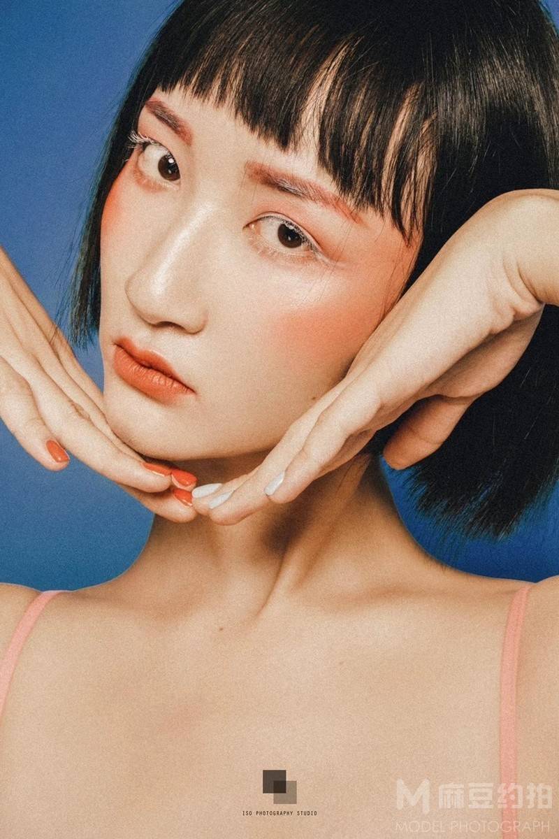 情绪模特