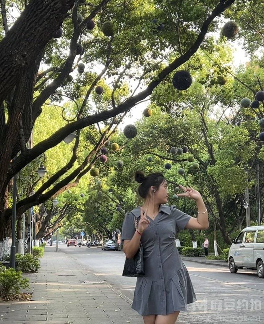 校园模特