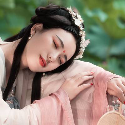 情绪模特