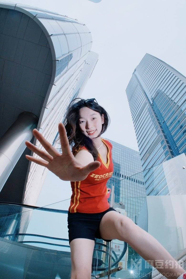 情绪模特