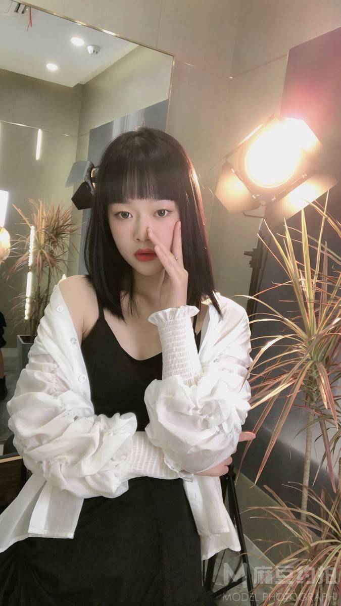 黑白模特