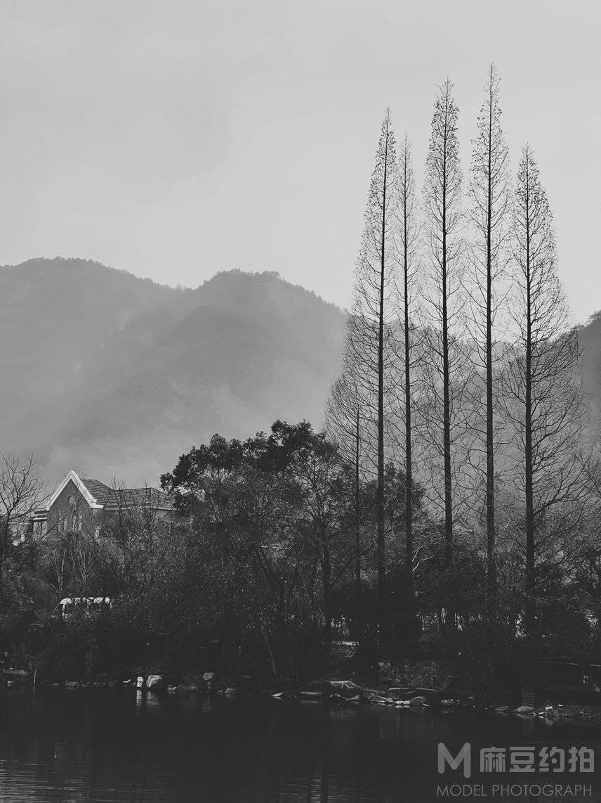 黑白模特