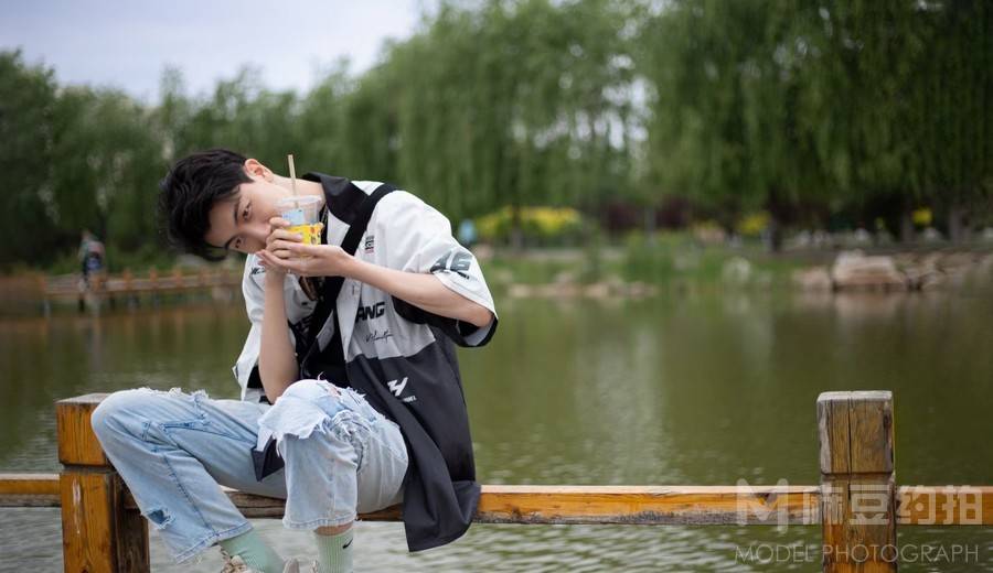 校园模特