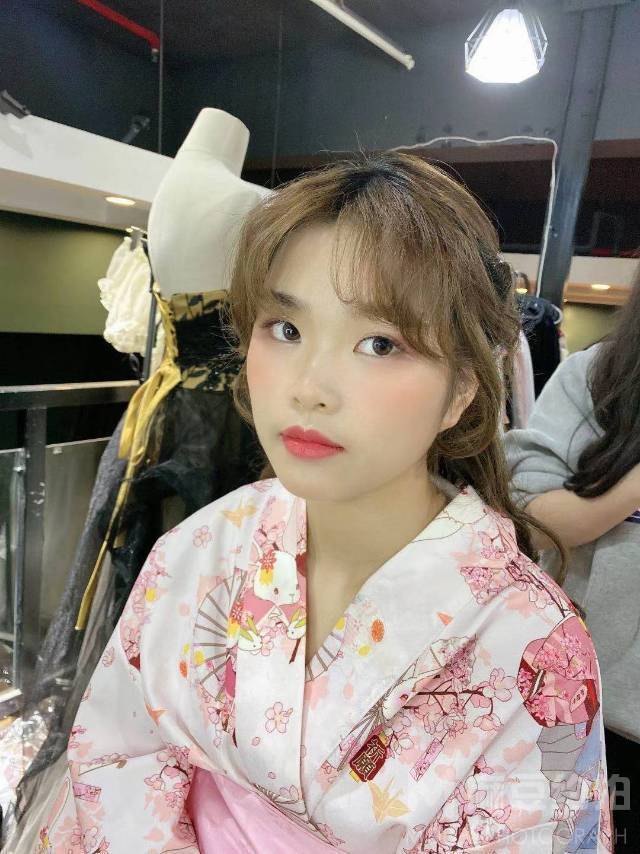 妆容模特