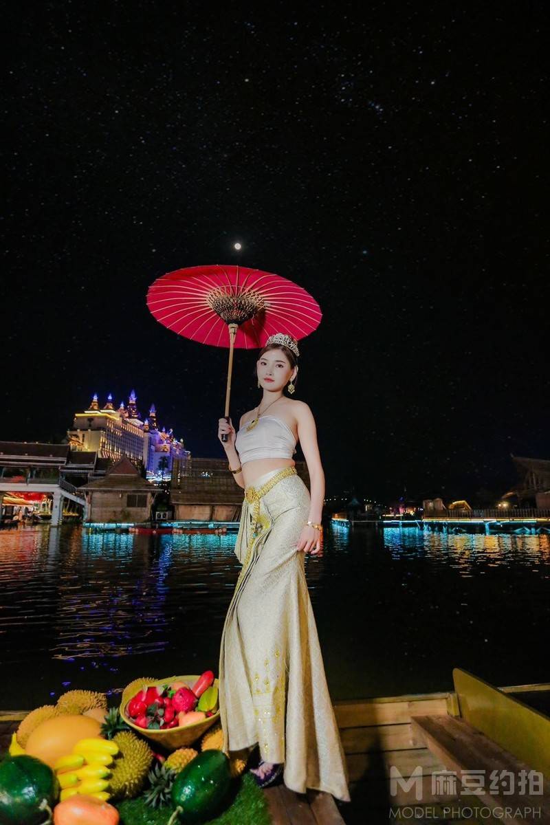 夜景模特