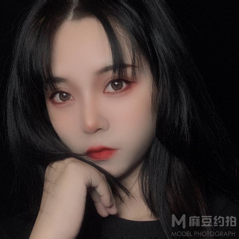 情绪模特