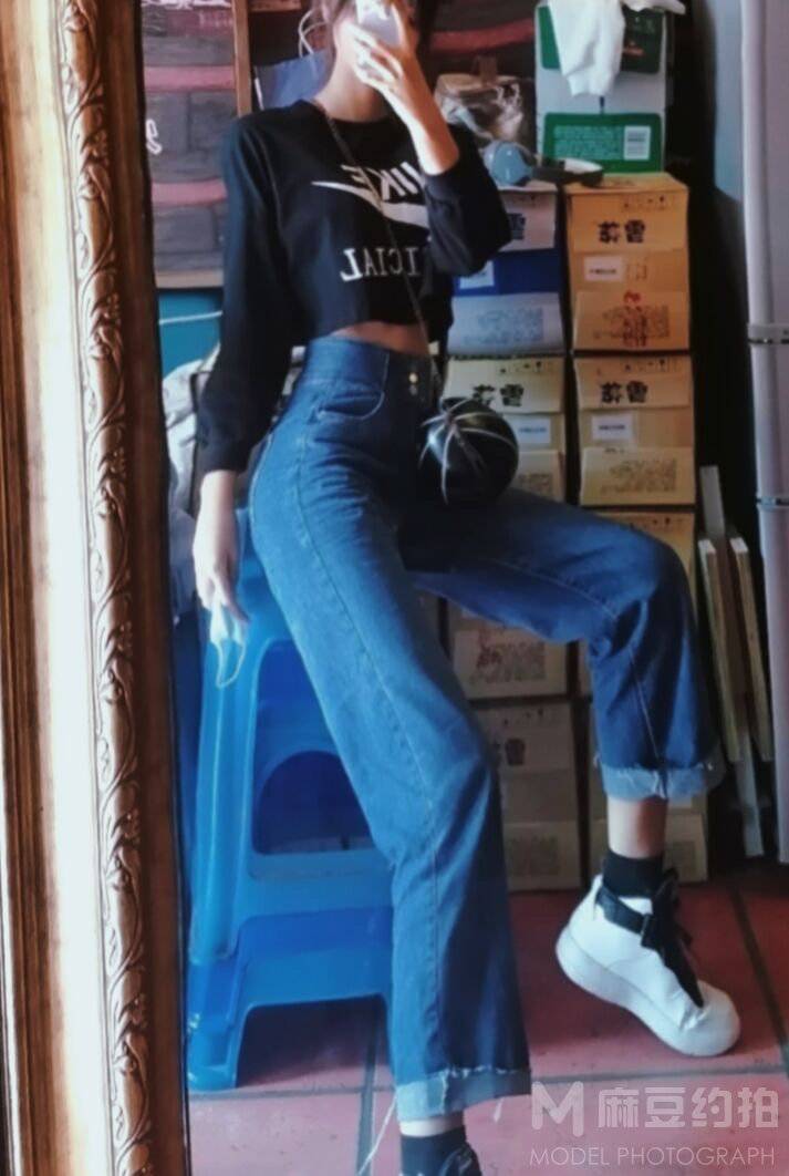 黑白模特