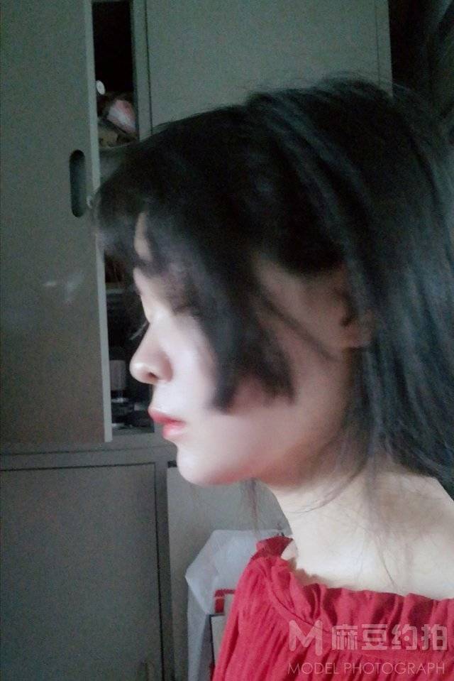黑白模特