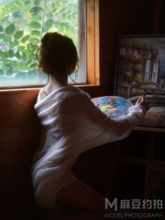 情绪模特
