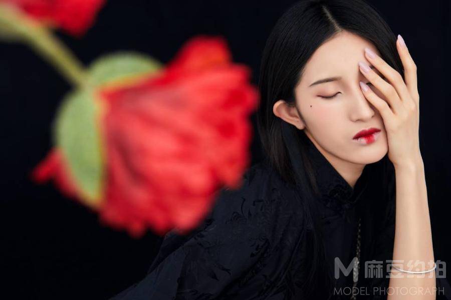 情绪模特