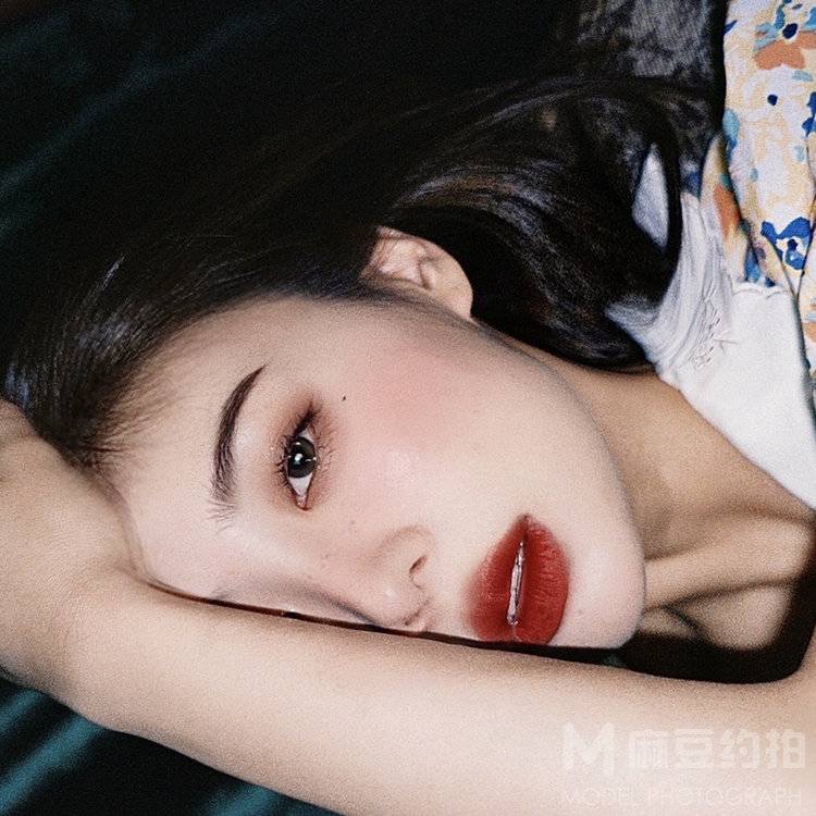 胶片模特