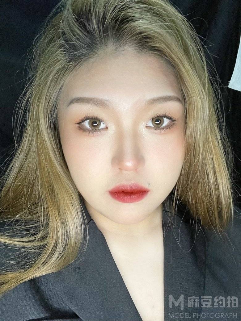 妆容模特