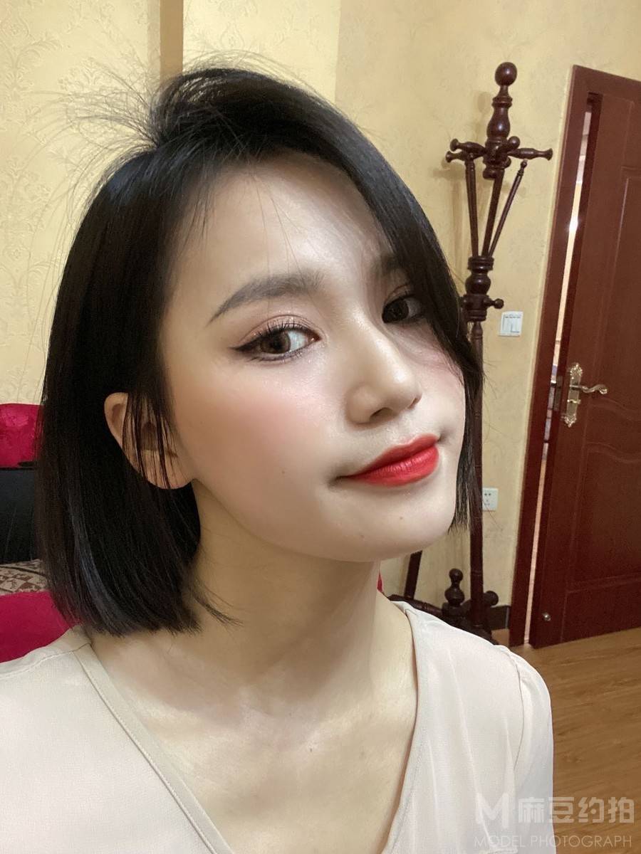 妆容模特