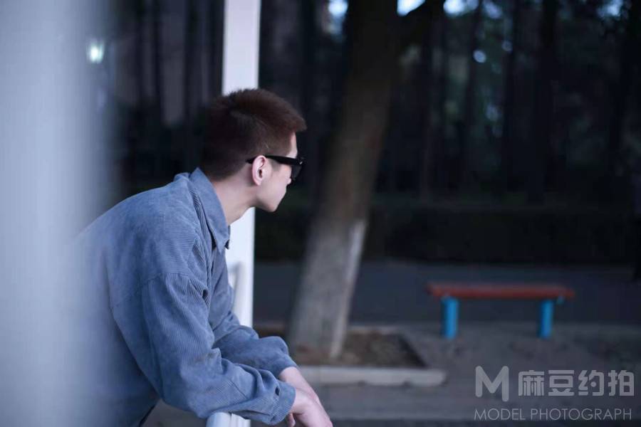 黑白模特