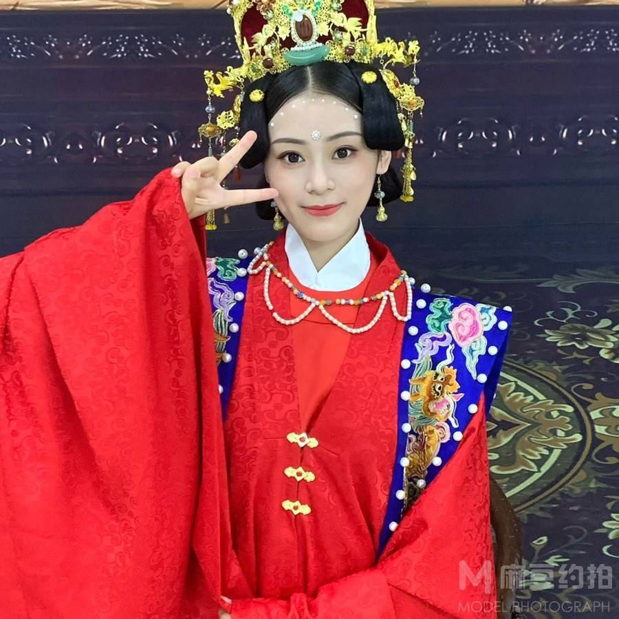 汉服模特