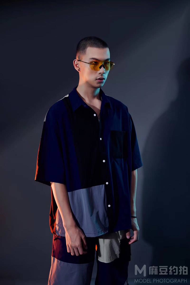 黑白模特
