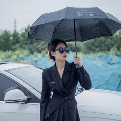 黑白模特