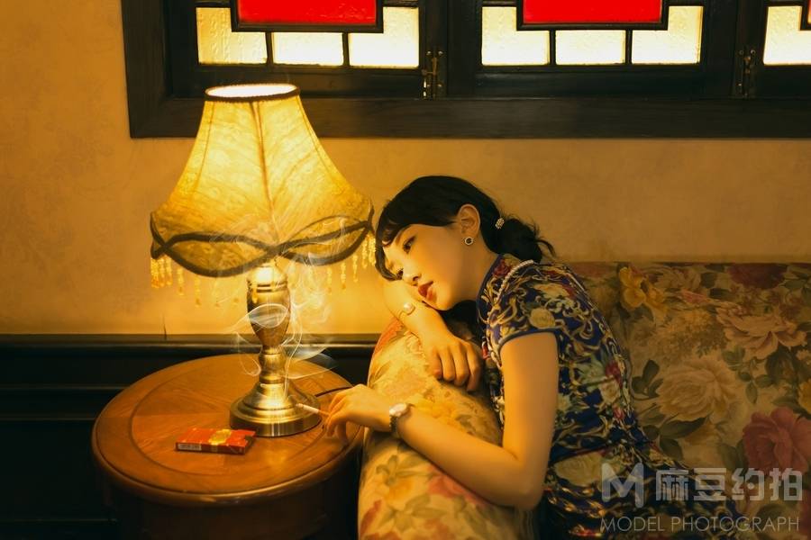 情绪模特