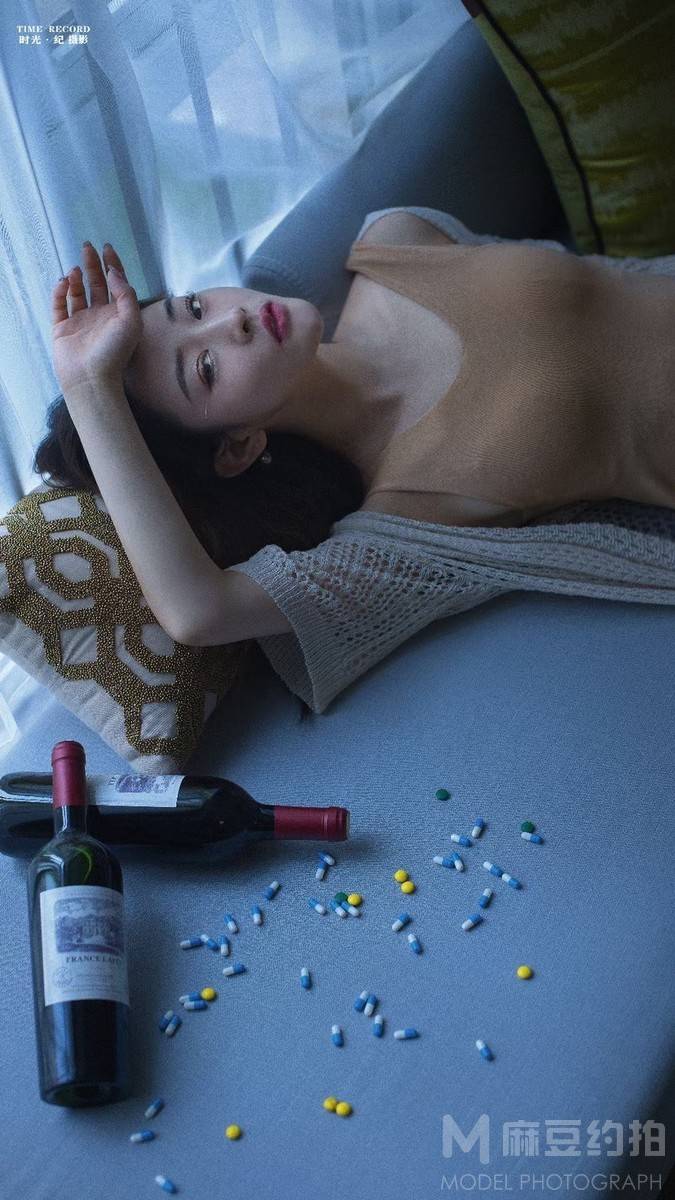情绪模特