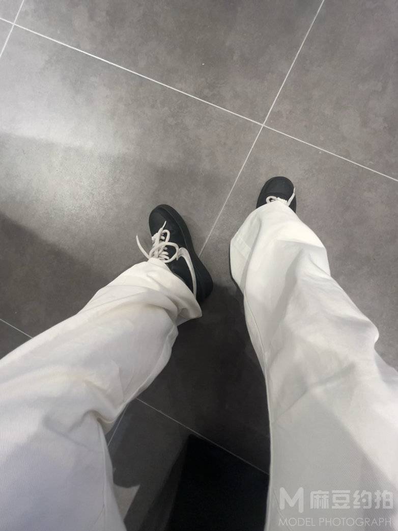 黑白模特