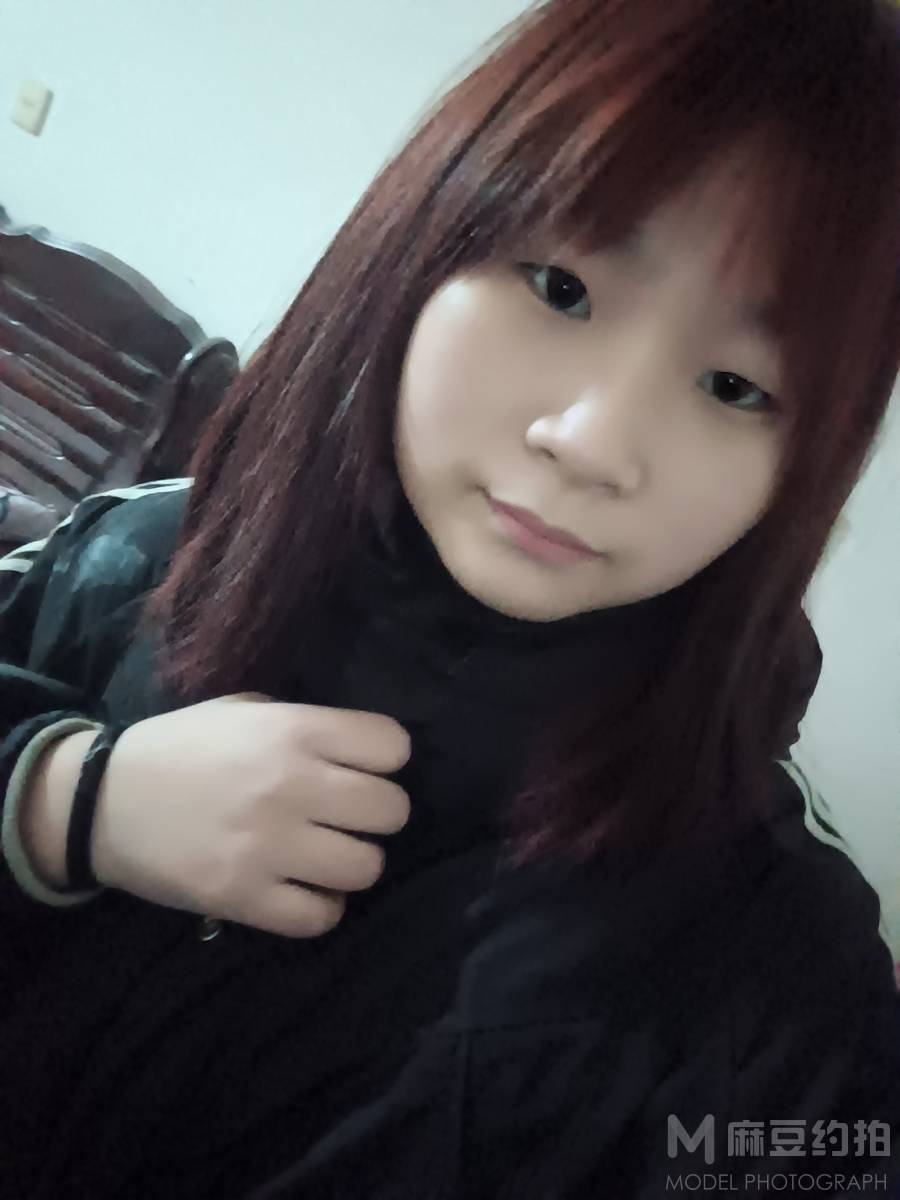 黑白模特