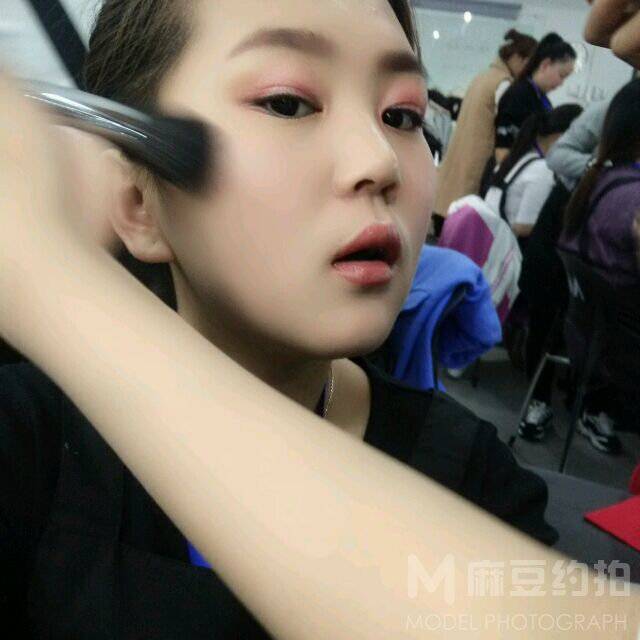 妆容模特