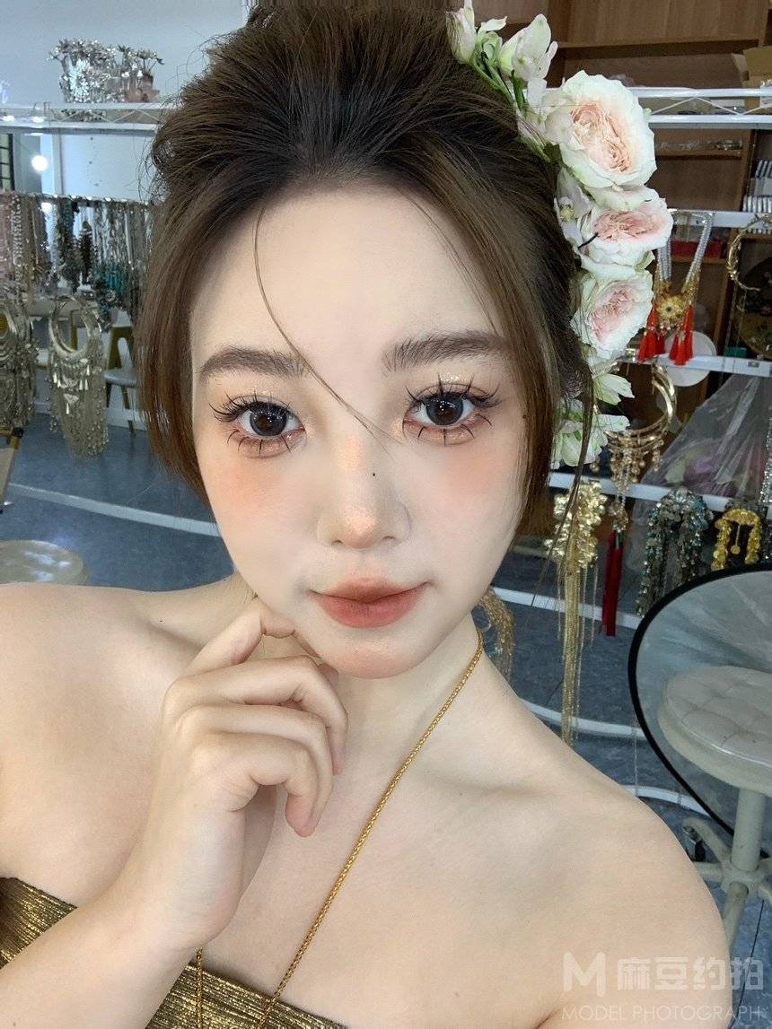 妆容模特