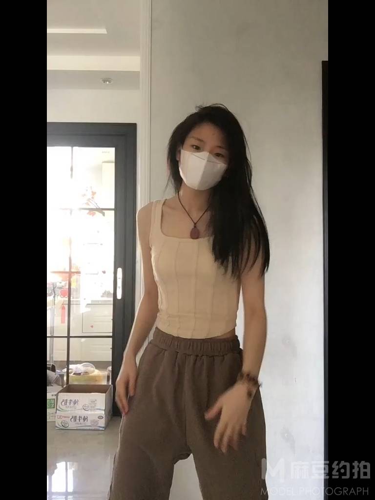黑白模特