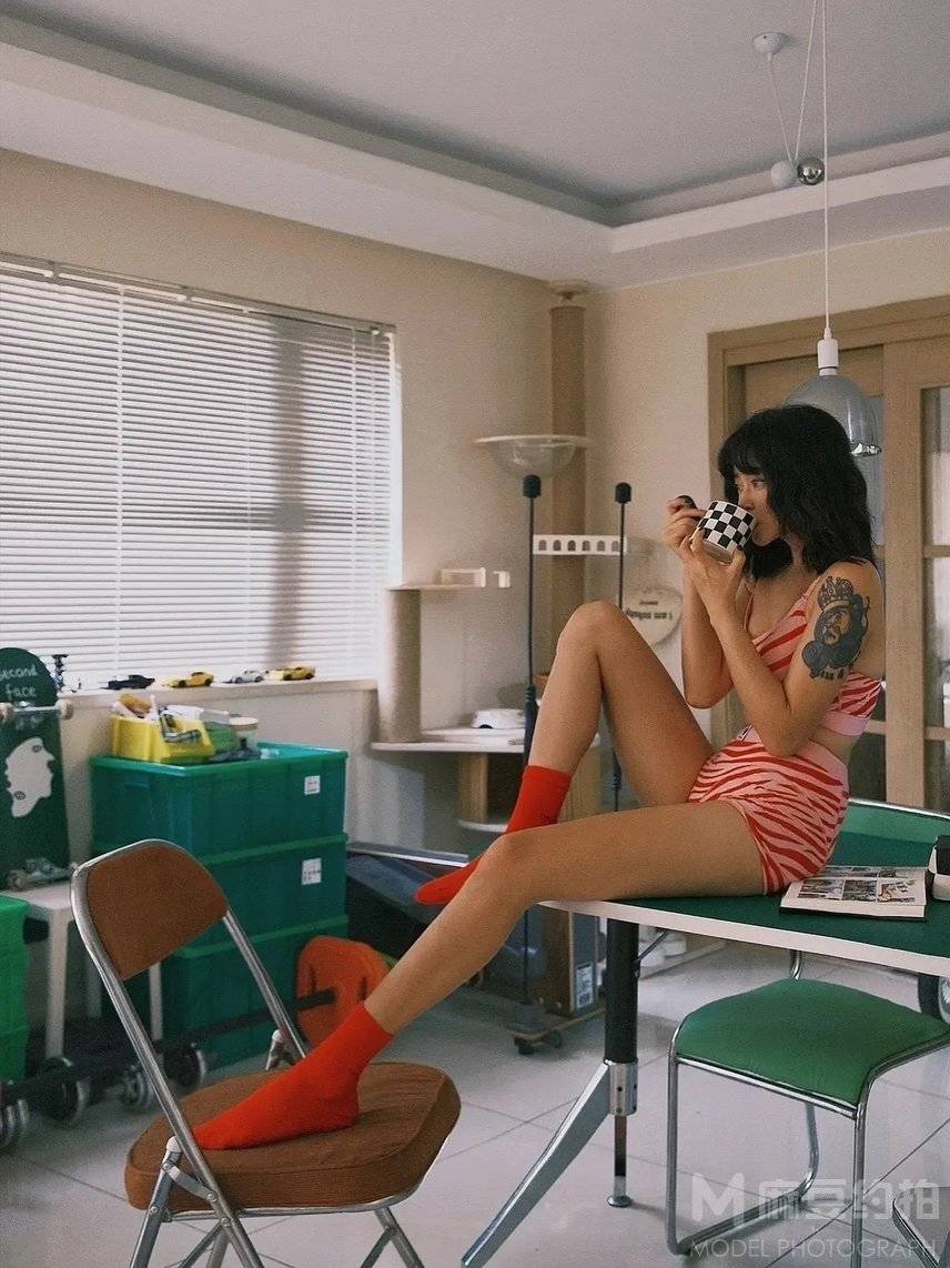 情绪模特
