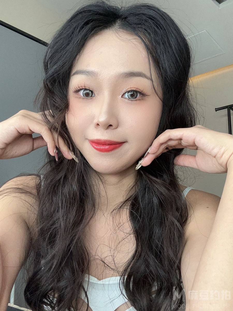 妆容模特