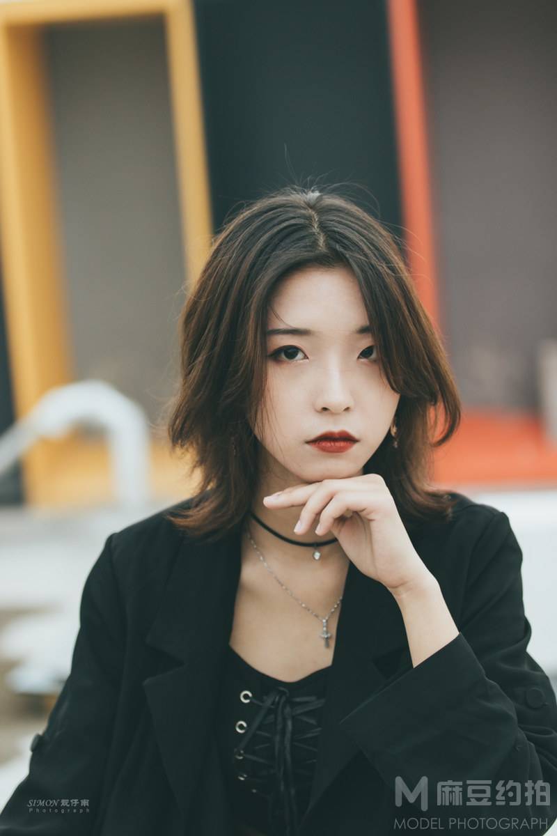 情绪模特