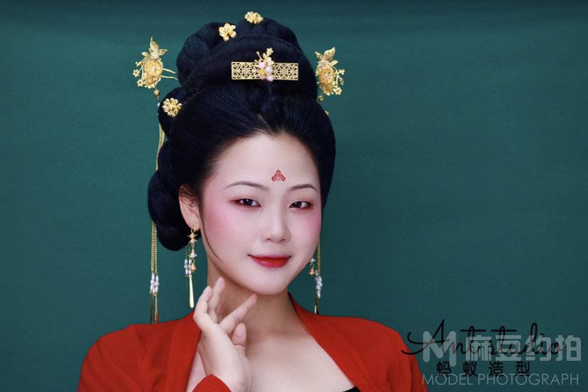 妆容模特