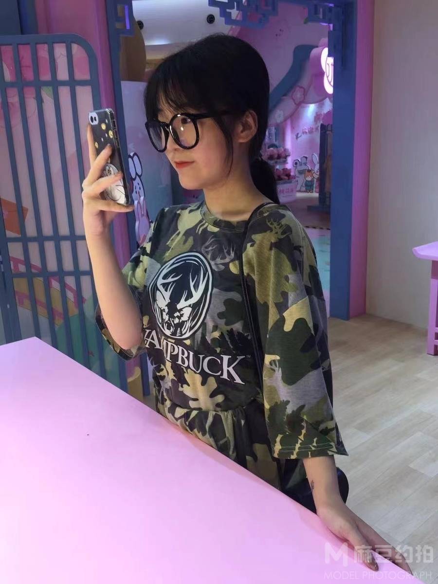 清新模特