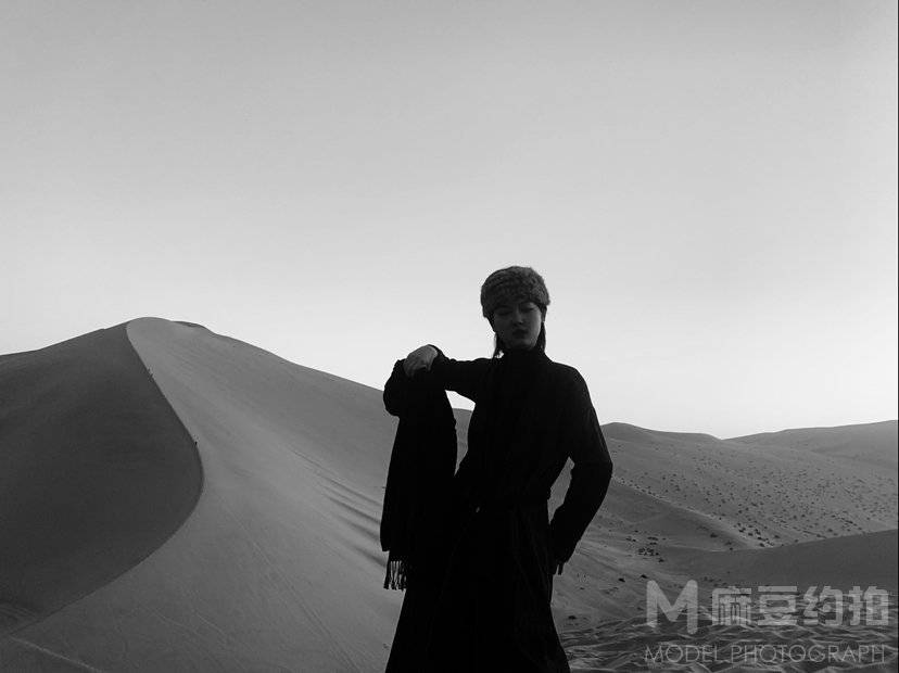 黑白模特