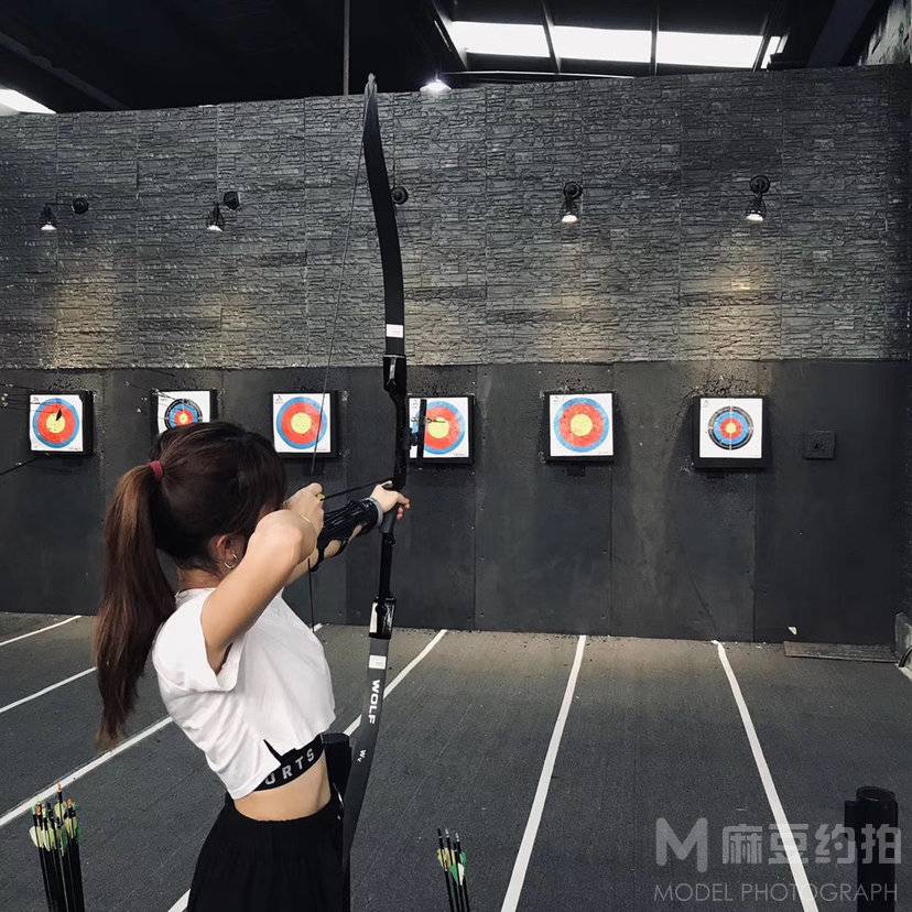 黑白模特