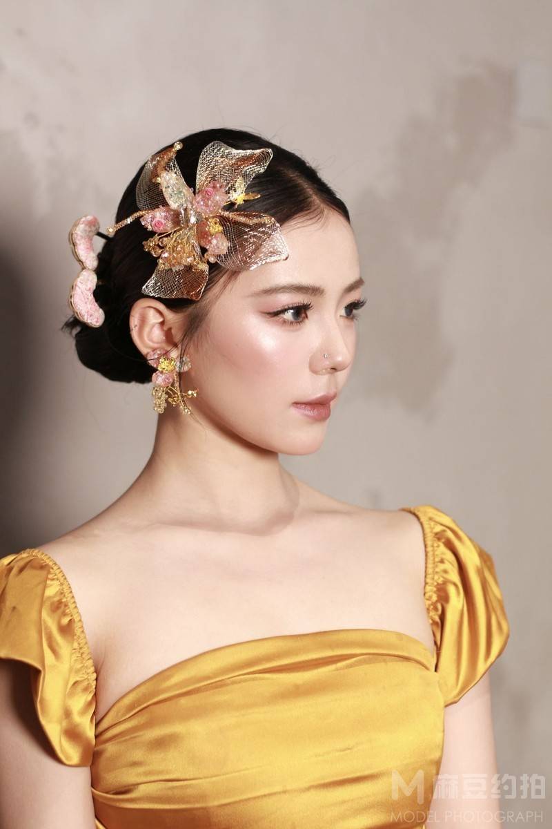 妆容模特