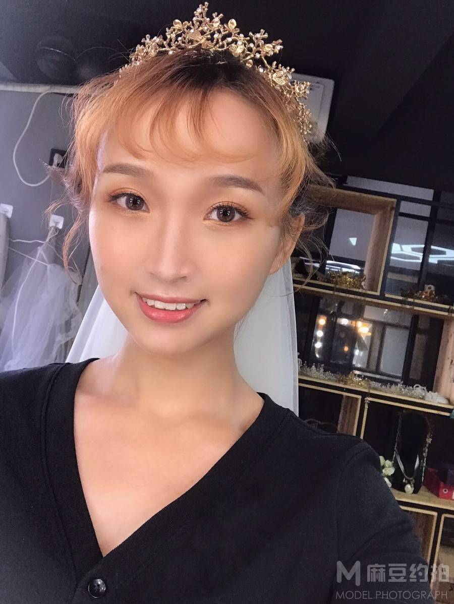妆容模特
