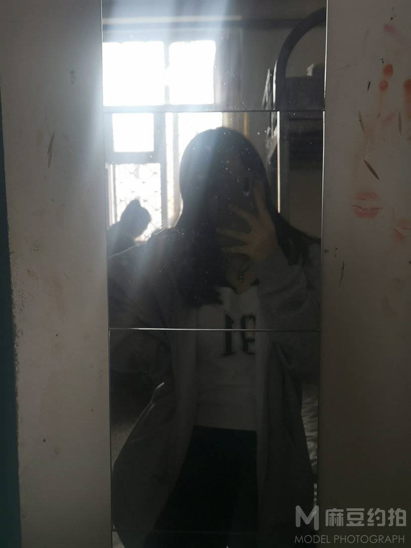 黑白模特